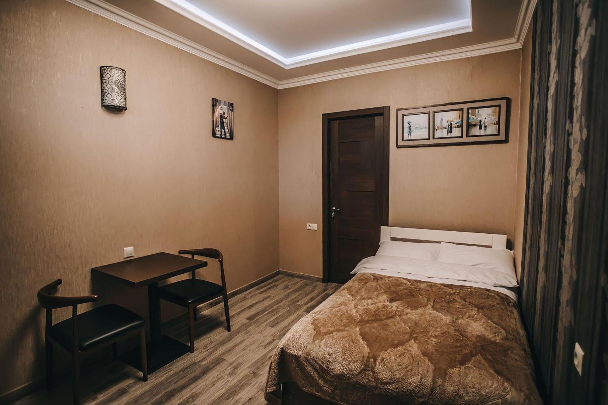 7 Rooms Hotel Tserovani Extérieur photo